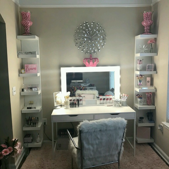 Meet your Posher, Dani - Picture 1 of 1